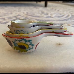 Floral porcelain measuring spoons